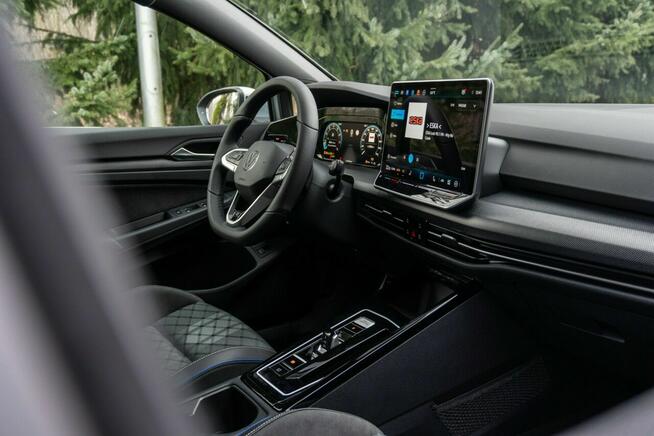 Volkswagen Golf Variant R-Line Plus 1.5 eTSI mHEV 150 KM DSG