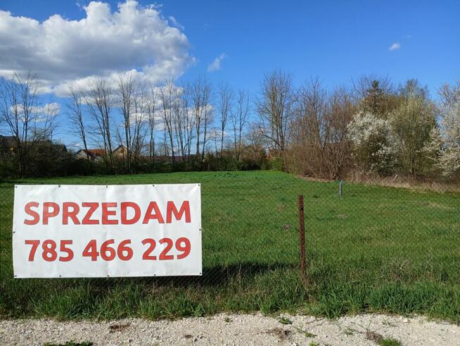 Uzbrojona działka budowlana Brzegi, gm. Sobków, k. Kielc