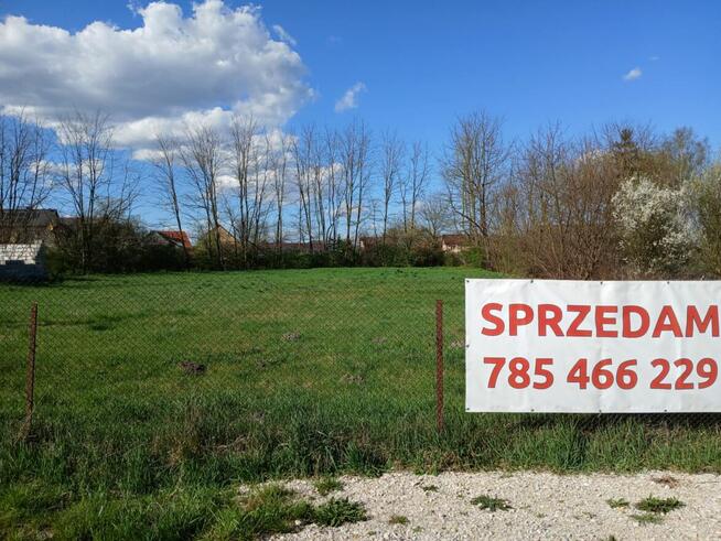 Uzbrojona działka budowlana Brzegi, gm. Sobków, k. Kielc