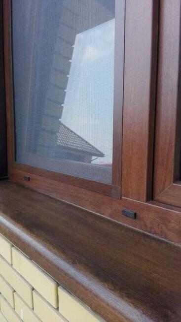 Moskitiery okienne i drzwiowe. Pomiar, montaż.