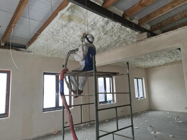 Ocieplenie pianą PUR, pianowanie poddaszy, dachów, izolacje