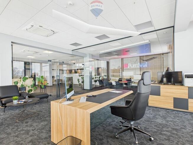 Nowoczesny obiekt magazynowo-biurowy.