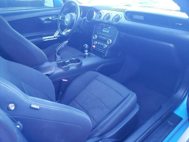 Ford Mustang V6 3.7l Manual RWD