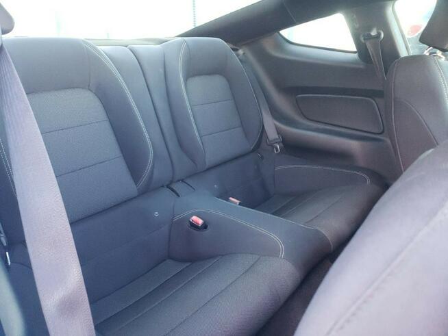 Ford Mustang V6 3.7l Manual RWD