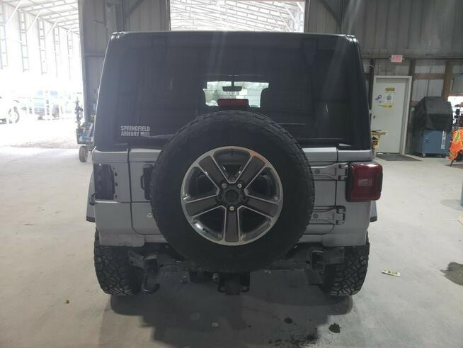 Jeep Wrangler Unlimited Sahara 4x4 3.6l V6