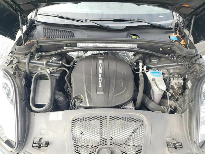 Porsche Macan Sport Chrono Package BOSE 2.0l AWD