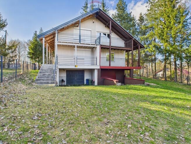 Dom do aranżacji nad jeziorem