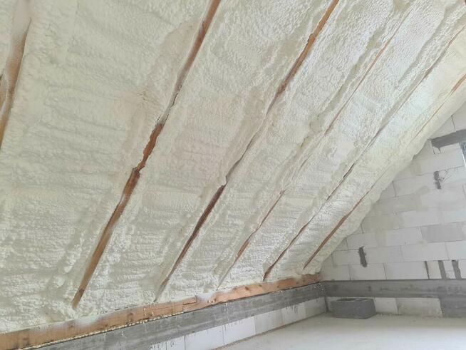 Ocieplenie pianą PUR, pianowanie poddaszy, dachów, izolacje