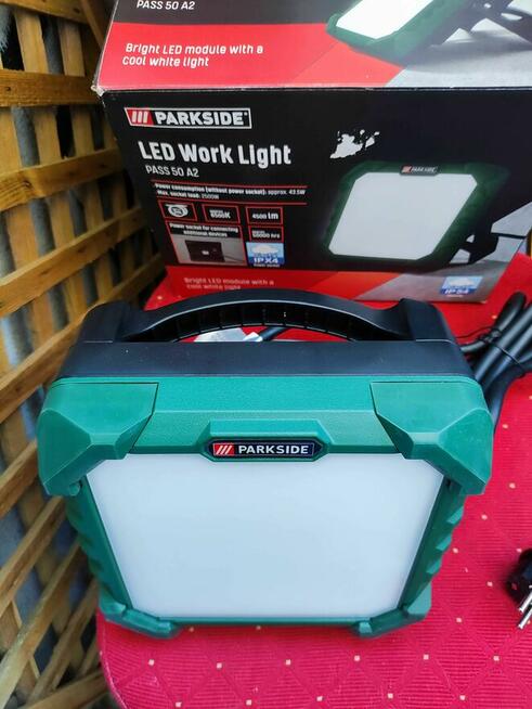 Lampa Robocza LED Reflektor Parkside Pass 50A2 halogen