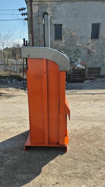 Belownica prasa do makulatury kartonu foli odpadow Orwak