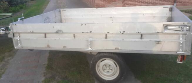 Przyczepa samochodowa