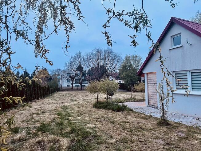 Działka budowlana z domkiem 700 m od plaży