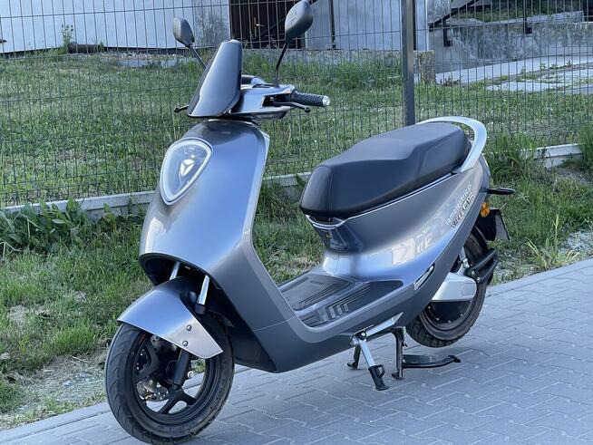 Skuter elektryczny zasięg 90 km