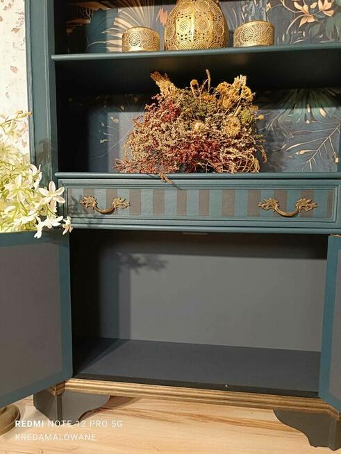 Witryna regał stylizowany