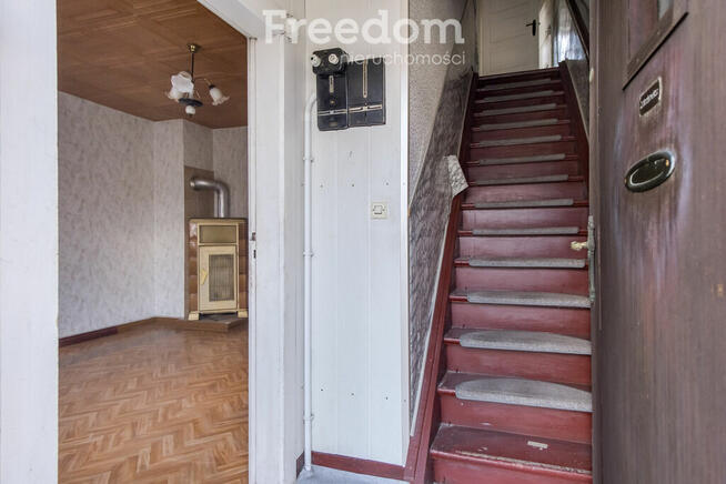 Dom ciekawej w zabudowie szeregowej z ogródkiem