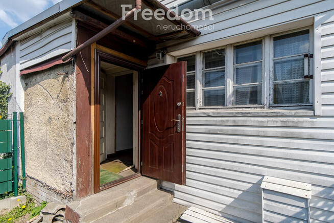 Dom ciekawej w zabudowie szeregowej z ogródkiem