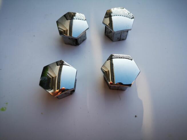 Peugeot 508 oryginalne osłony śruby koła OE 1611818780