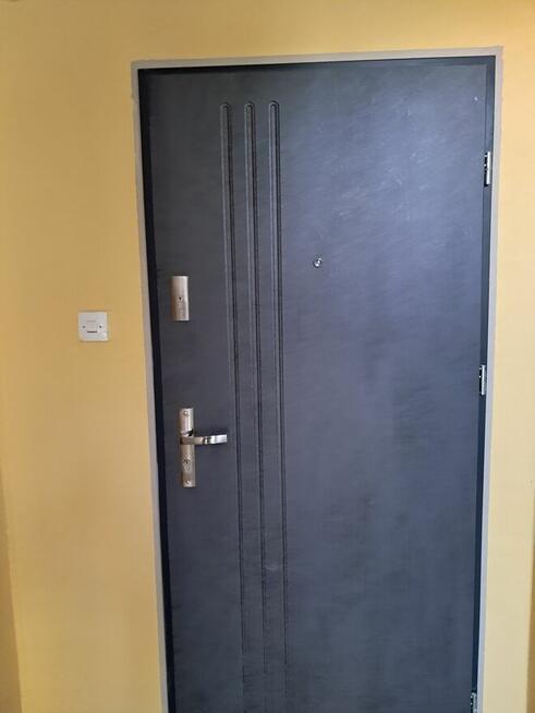 Montaż drzwi Wrocław drzwi antywłamaniowe z montażem od ręki