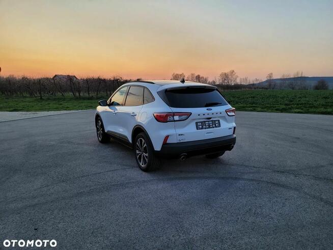 Ford Kuga 2.0 EcoBoost 4x4 Titanium