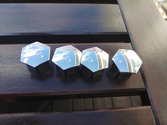 Peugeot 508 oryginalne osłony śruby koła OE 1611818780