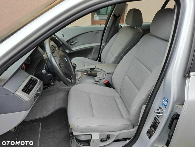 BMW Seria 5 523i Touring