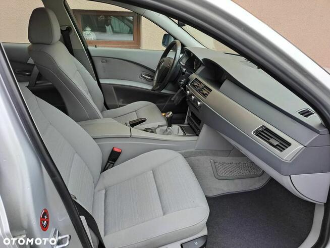 BMW Seria 5 523i Touring