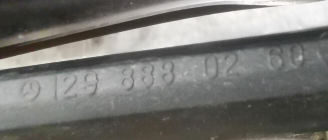 Mercedes R129 Grill - Atrapa uszkodzony