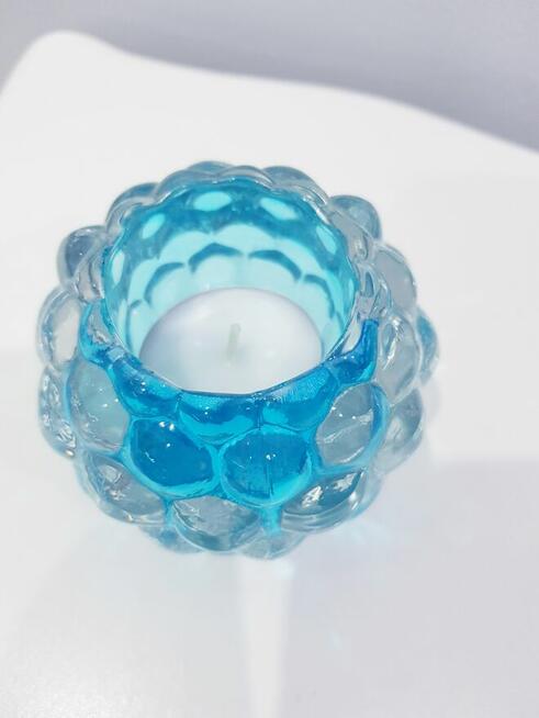 Szklany świecznik na podgrzewacze