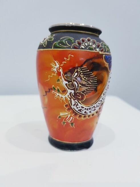 Wazonik przywieziony prosto z Chin