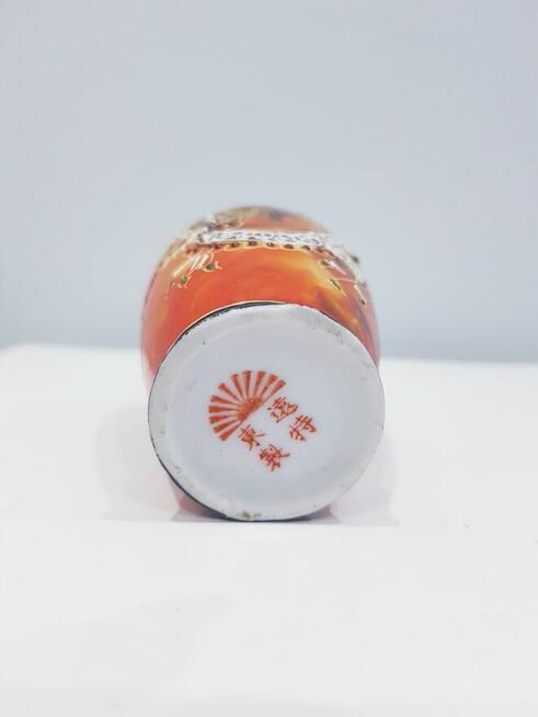 Wazonik przywieziony prosto z Chin