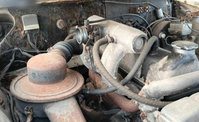 Mercedes 190 w110 skrzydlak