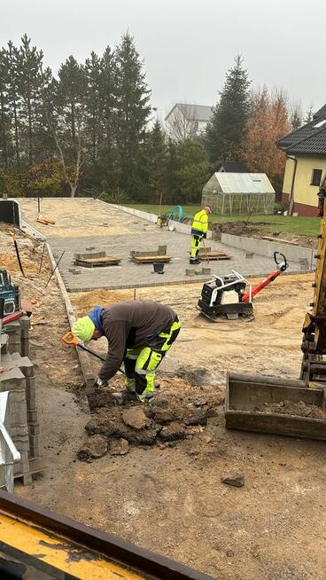 Usługi budowlane, układanie kostki brukowej