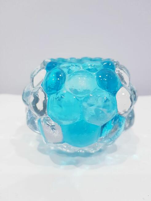 Szklany świecznik na podgrzewacze