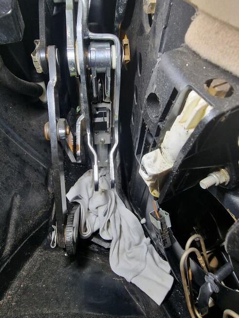 Mercedes R129 regeneracja siłowników dachu