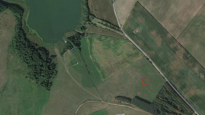 Urokliwa działka z widokiem na jezioro