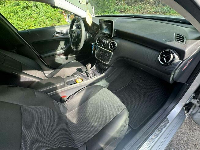 Samochód Mercedes Benz a180