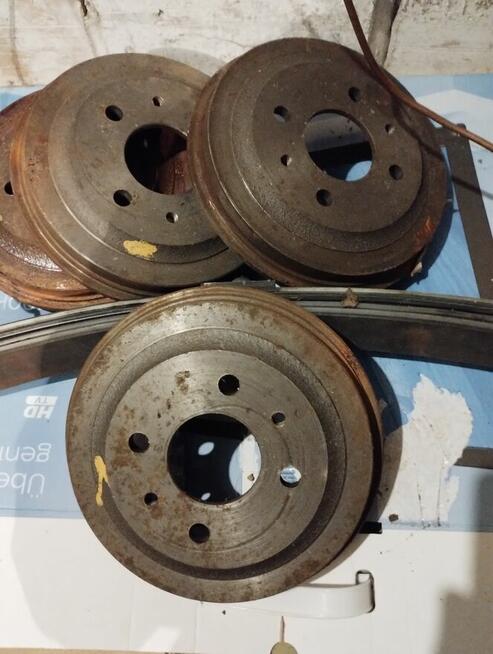 Sprzedam części do malucha 126p