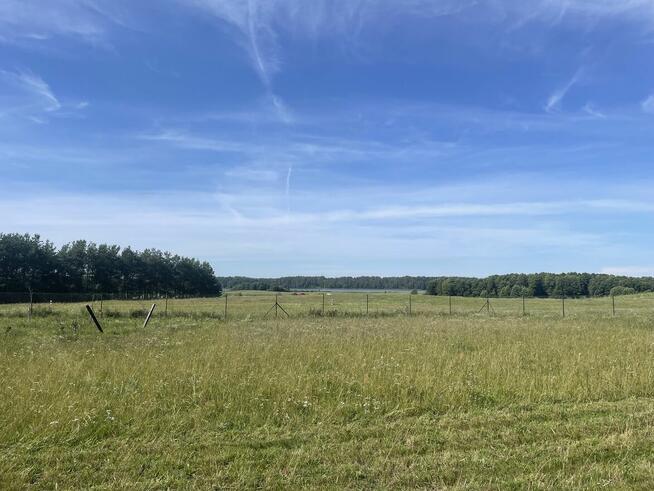 Urokliwa działka z widokiem na jezioro