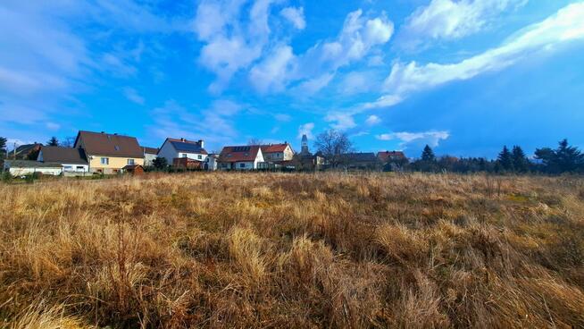 Działka inwestycyjna Biały Kościół gm. Strzelin, Kamienna