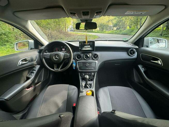 Samochód Mercedes Benz a180