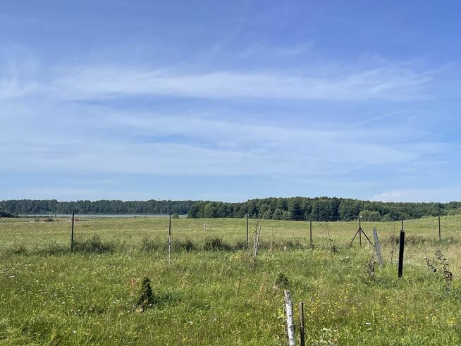 Urokliwa działka z widokiem na jezioro
