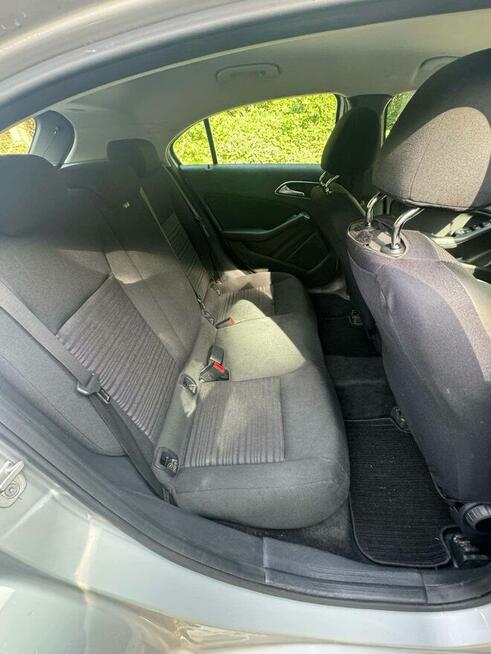 Samochód Mercedes Benz a180