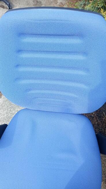 Fotel biurowy obrotowy niebieski fotele biurowe do biur