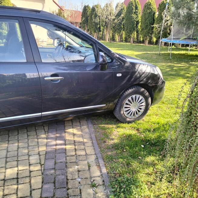 Sprzedam samochód osobowy marki kia carens