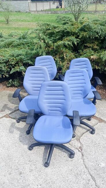 Fotel biurowy obrotowy niebieski fotele biurowe do biur