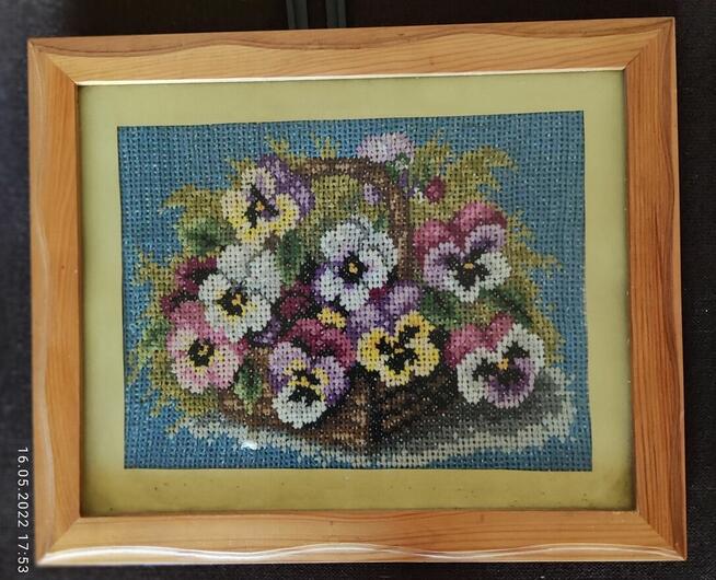 WYPRZEDAMY obrazy i dewocjonalia rożne, okazyjnie...