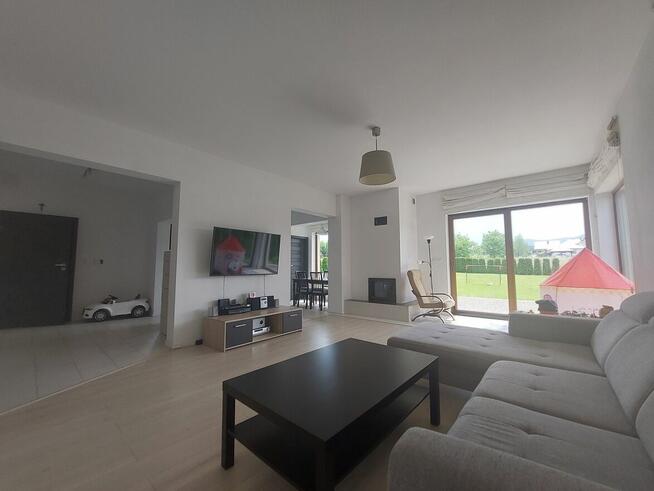 DOM Z ODDZIELNYM MIESZKANIEM - SUŁKOWICE