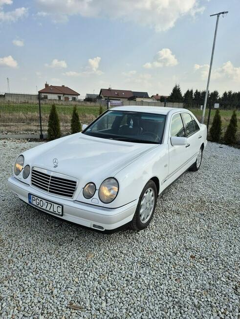 Mercedes E 280 2.8 Benzyna