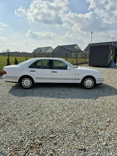 Mercedes E 280 2.8 Benzyna