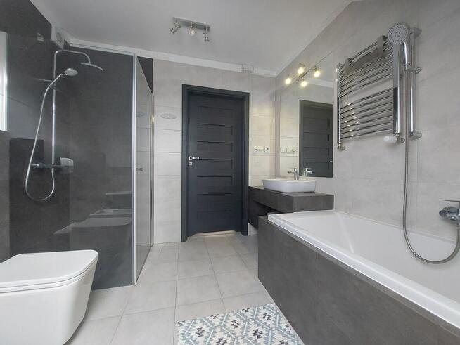 DOM Z ODDZIELNYM MIESZKANIEM - SUŁKOWICE